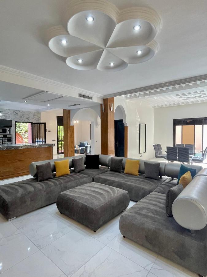 Villa Yasmine Suite Avec Jacuzzi Reservee Aux Familles Marrakesh Ngoại thất bức ảnh