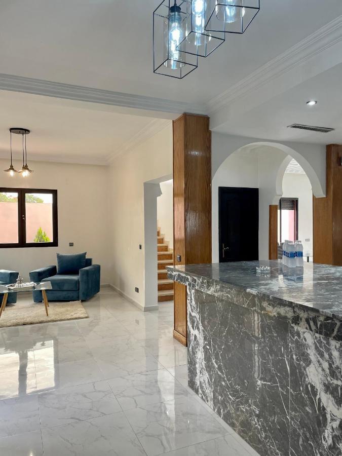 Villa Yasmine Suite Avec Jacuzzi Reservee Aux Familles Marrakesh Ngoại thất bức ảnh