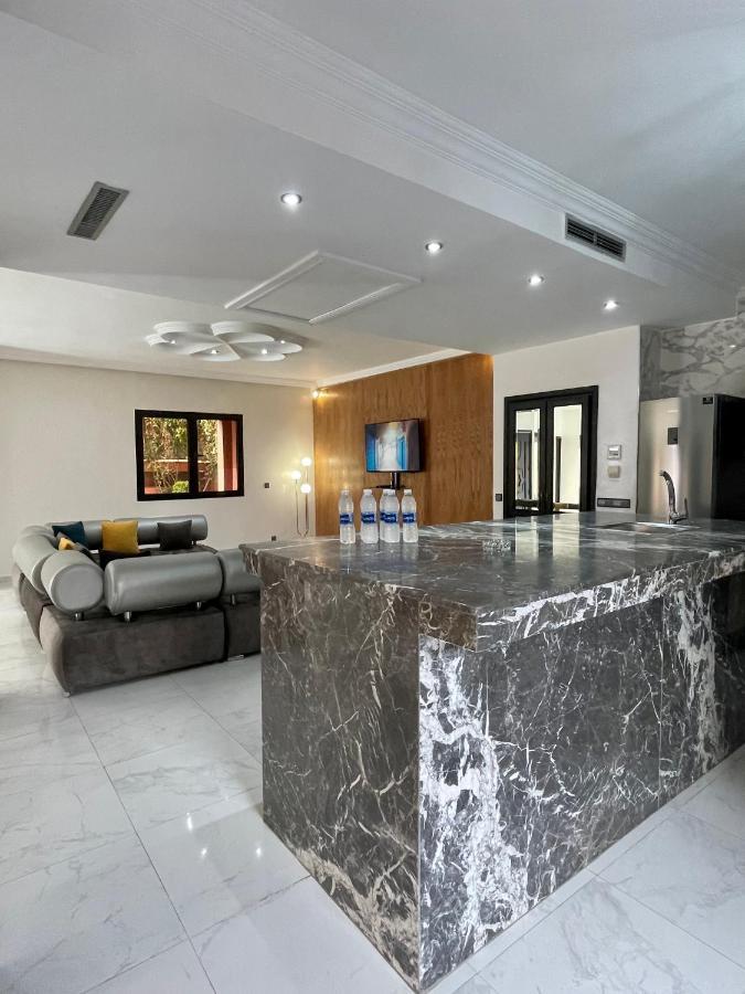 Villa Yasmine Suite Avec Jacuzzi Reservee Aux Familles Marrakesh Ngoại thất bức ảnh